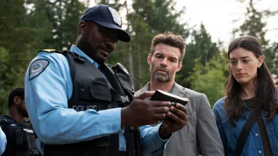 Постер 2 серии 1 сезона сериала «Невидимое»