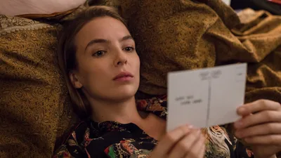 Постер 1 серии 1 сезона сериала «Убивая Еву»