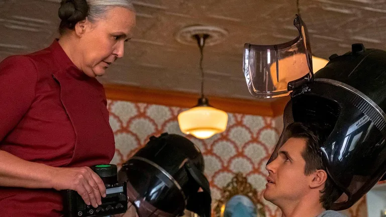 Постер 8 серии 1 сезона сериала «Загрузка»