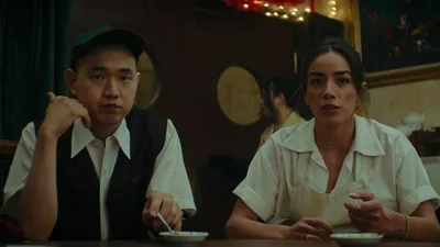 Постер 9 серии 1 сезона сериала «Интерьер Чайнатауна»