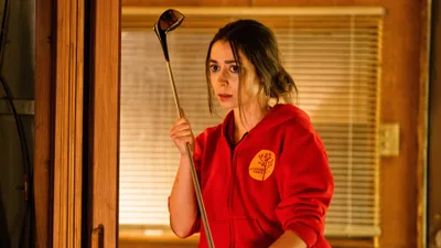 Постер 3 серии 1 сезона сериала «Игрушка для взрослых»