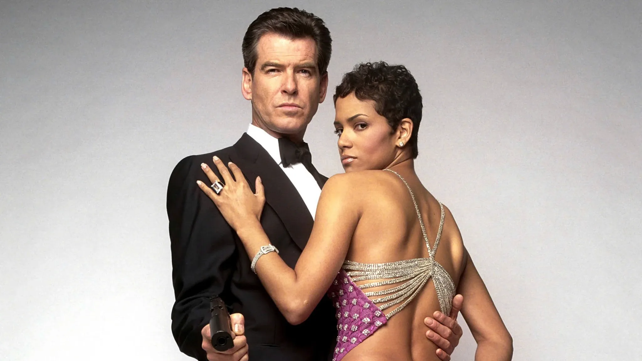 Постер фильма «007: Умри, но не сейчас»
