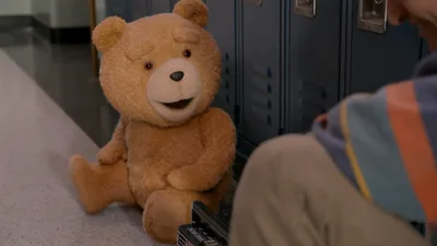 Постер 2 серии 1 сезона сериала «Третий лишний»