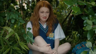 Постер 2 серии 1 сезона сериала «Девушка-гик»