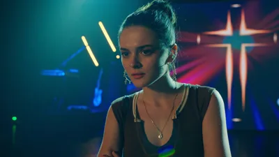 Постер 2 серии 1 сезона сериала «Плохая обезьяна»