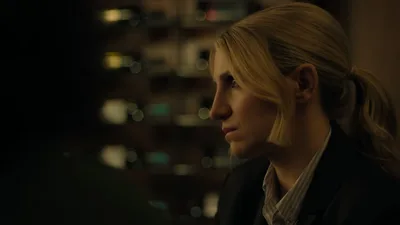 Постер 1 серии 1 сезона сериала «Убийца со счастливым лицом»