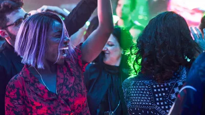 Постер 3 серии 1 сезона сериала «Я могу уничтожить тебя»