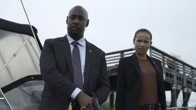 Постер 8 серии 1 сезона сериала «Ночной агент»