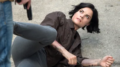 Постер 3 серии 1 сезона сериала «Слепая зона»