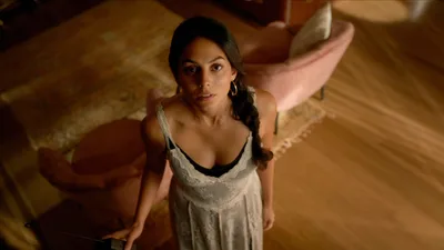 Постер 5 серии 1 сезона сериала «Смерть и другие подробности»