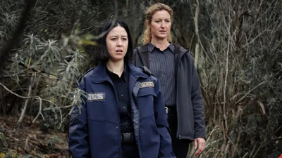 Постер 6 серии 1 сезона сериала «Дэдлок»