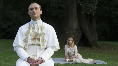 Постер 5 серии 1 сезона сериала «Молодой Папа»