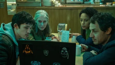 Постер 6 серии 1 сезона сериала «Медленные лошади»