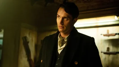 Постер 1 серии 1 сезона сериала «Континенталь: По Вселенной Джона Уика»
