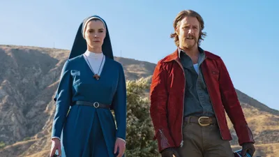 Постер 1 серии 1 сезона сериала «Миссис Дэвис»