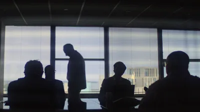 Постер 2 серии 1 сезона сериала «Ashley Madison: секс, ложь и скандал»