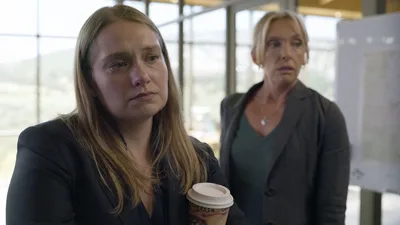 Постер 3 серии 1 сезона сериала «Невероятное»