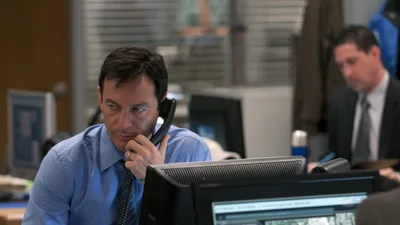 Постер 2 серии 1 сезона сериала «Пробуждение»