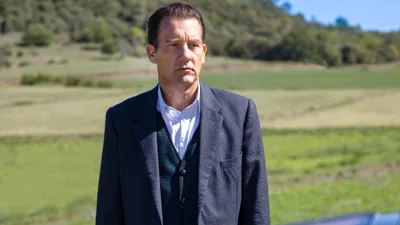 Постер 2 серии 1 сезона сериала «Месье Спейд»