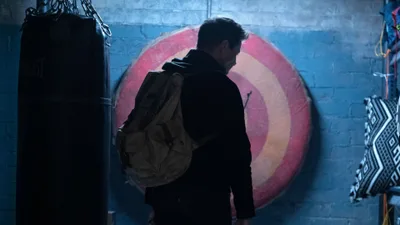 Постер 2 серии 1 сезона сериала «Соколиный Глаз»