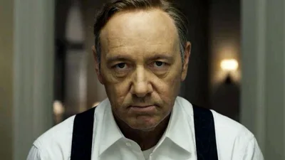 Постер 1 серии 1 сезона сериала «Карточный домик»