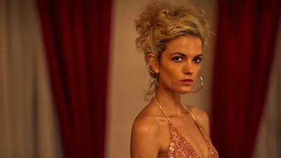 Постер 7 серии 1 сезона сериала «Шантарам»