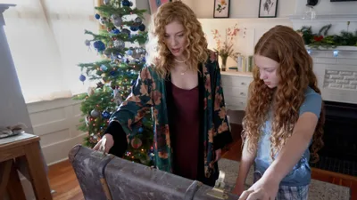 Постер 4 серии 1 сезона сериала «Holidazed»