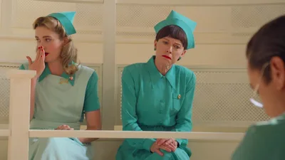 Постер 2 серии 1 сезона сериала «Рэтчед»
