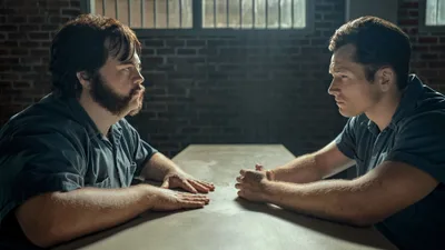 Постер 3 серии 1 сезона сериала «Черная птица»
