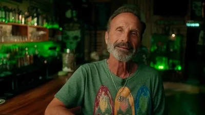 Постер 2 серии 1 сезона сериала «В поисках Анны»